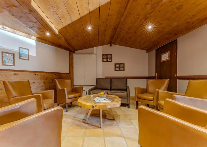 Alpine With Balcony Near The Slopes - Les Balcons De