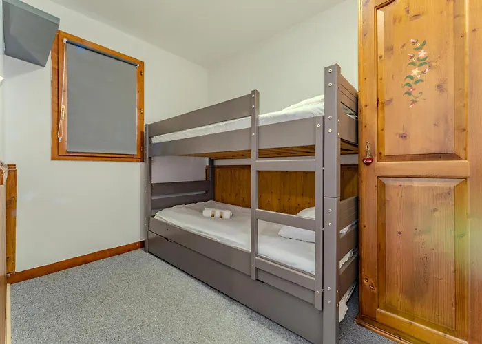 Alpine With Balcony Near The Slopes - Résidence Les Balcons De Appartement Val Thorens