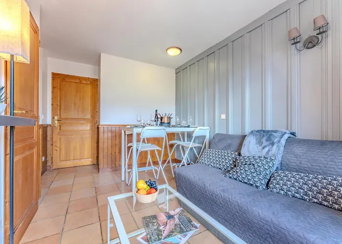 Alpine With Balcony Near The Slopes - Résidence Les Balcons De Appartement